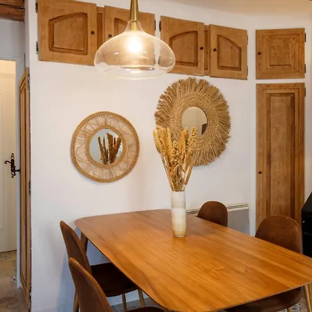 شقة 06m - Old Beautiful Duplex Terrace With Sea View *