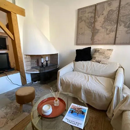 06m - Old Beautiful Duplex Terrace With Sea View أنتيب