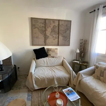 شقة 06m - Old Beautiful Duplex Terrace With Sea View *