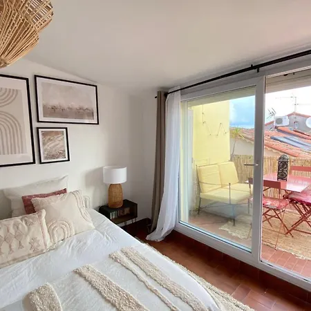 شقة 06m - Old Beautiful Duplex Terrace With Sea View