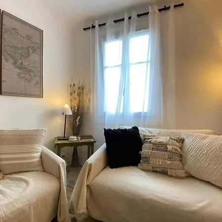06m - Old Beautiful Duplex Terrace With Sea View Апартаменти Антіб