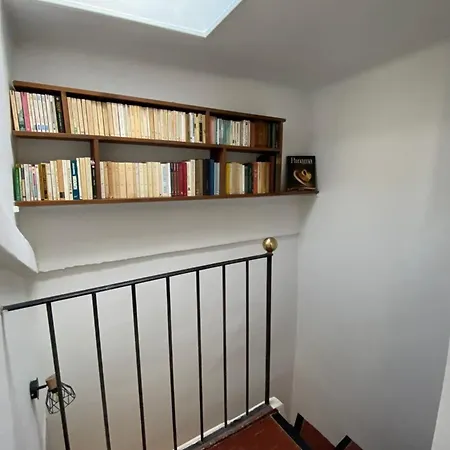 06m - Old Beautiful Duplex Terrace With Sea View Lägenhet *