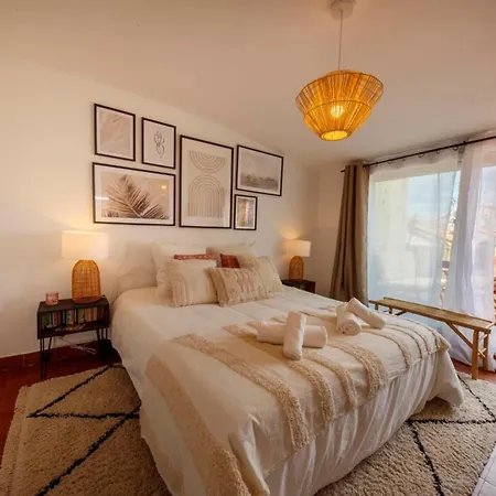 06m - Old Beautiful Duplex Terrace With Sea View