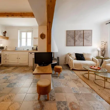 06m - Old Beautiful Duplex Terrace With Sea View Lägenhet